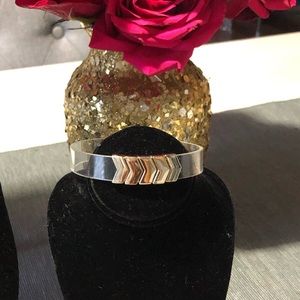 Clear & gold bracelet